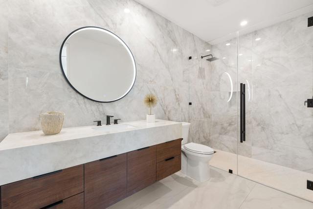 3 Siena Vista Court, Rancho Mirage CA: https://media.crmls.org/mediaz/7e6766a7-d838-415b-98fb-54161e727a40.jpg