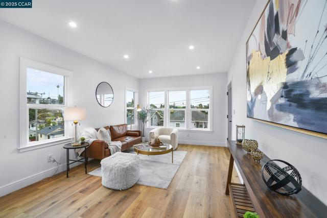 1348 E 26Th St, Oakland CA: https://media.crmls.org/mediaz/7e67ed29-f328-4bab-aece-0657ed7bb2a6.jpg