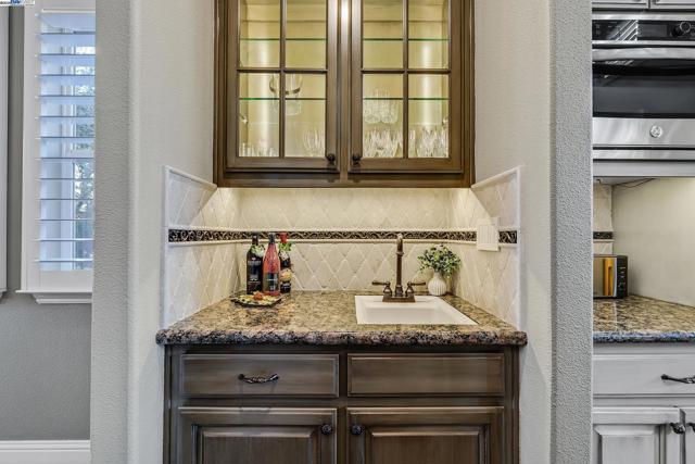 Image 12 of 60 For 259 Alden Ln