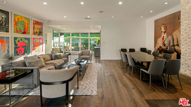 602 N Whittier Drive, Beverly Hills CA: https://media.crmls.org/mediaz/7e69a5aa-fe47-4989-b5df-d1739c44d4c7.jpg