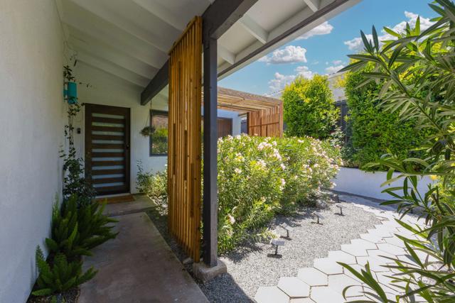 53640 Avenida Rubio, La Quinta CA: https://media.crmls.org/mediaz/7e6a0dcd-bb49-4974-a563-3a5a1ee78343.jpg