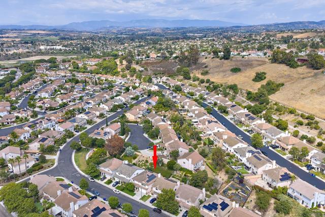 339 La Purisma Way, Oceanside CA: https://media.crmls.org/mediaz/7e6b5bd3-364f-48d1-83f9-38e27690cb78.jpg