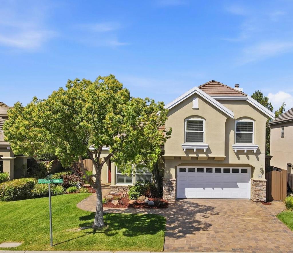 569 Cherrywood Drive
