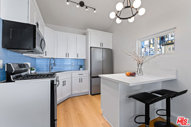 8507 Naylor Avenue, Los Angeles CA: https://media.crmls.org/mediaz/7e6bff58-6a12-40b0-94a8-e29c1b7e85c4.jpg