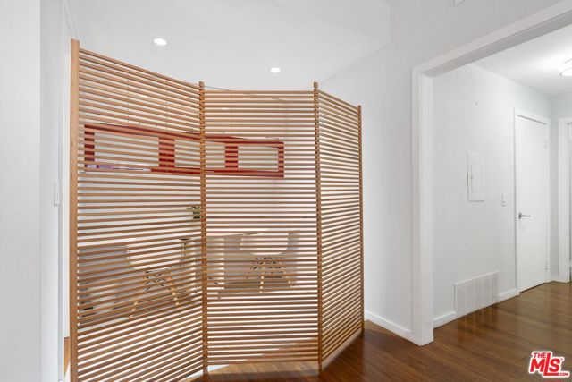 306 Bora Bora Way, Marina del Rey CA: https://media.crmls.org/mediaz/7e6c06de-65c0-4f44-83b6-3c3c6ebdc5a5.jpg