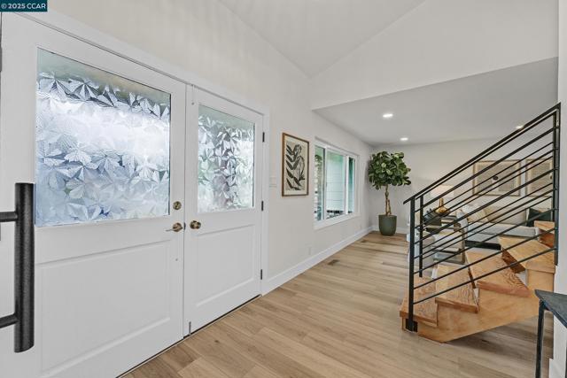 2043 Gill Port Ln, Walnut Creek CA: https://media.crmls.org/mediaz/7e6c5292-809e-493d-a474-cff6a9ff730f.jpg