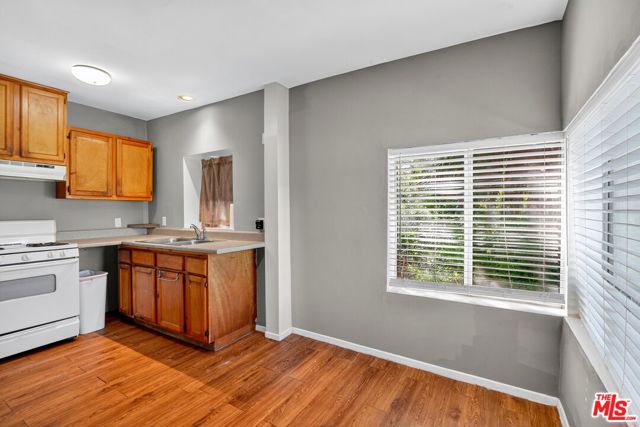 11154 Ventura Boulevard, Studio City CA: https://media.crmls.org/mediaz/7e6caf58-7c20-480b-a92c-28092458a50a.jpg