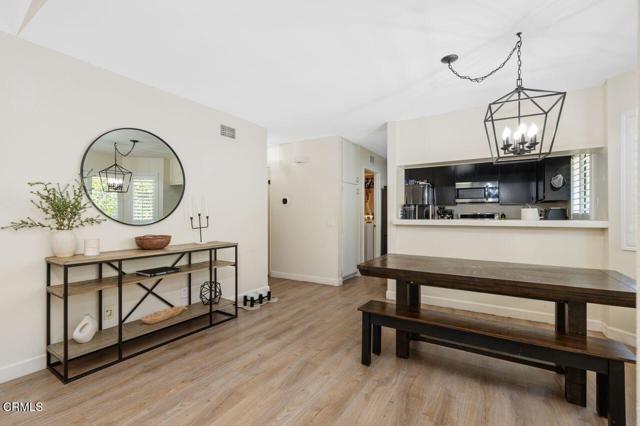 Detail Gallery Image 4 of 23 For 1251 Mission Verde Dr, Camarillo,  CA 93012 - 2 Beds | 2 Baths