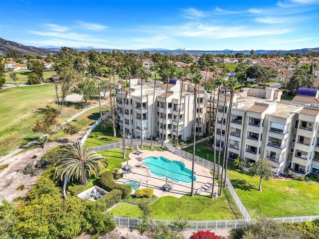 12132 Royal Birkdale Row Unit 104E, San Diego CA: https://media.crmls.org/mediaz/7e6e62fb-10aa-404c-87fe-13fe57ad2013.jpg