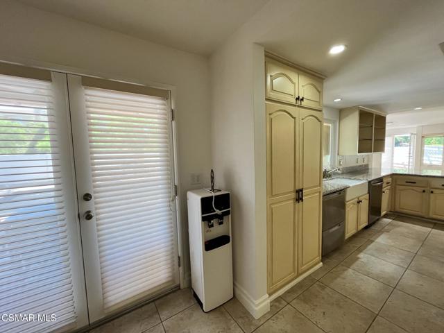 29160 Oakpath Drive, Agoura Hills CA: https://media.crmls.org/mediaz/7e6eae2f-af39-42eb-8a5f-cfcf5c2920fc.jpg