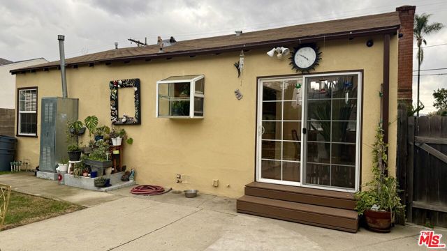 14019 Bessemer Street, Van Nuys CA: https://media.crmls.org/mediaz/7e6ec5c3-f549-4518-ba87-d4f0667cdcc1.jpg