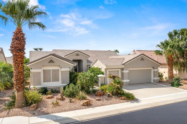 78467 Sterling Lane, Palm Desert CA: https://media.crmls.org/mediaz/7e6f0fa3-171e-4b47-b536-8ca6b1b590c8.jpg