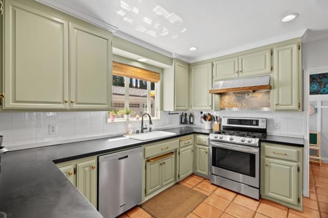 327 Crest Drive, San Jose CA: https://media.crmls.org/mediaz/7e6fa8bd-141c-4b82-a7e3-557e7b5442ba.jpg