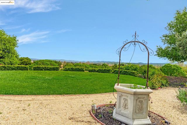 1853 Via Di Salerno, Pleasanton CA: https://media.crmls.org/mediaz/7e711204-71f1-4697-8328-f093b11a5eb1.jpg