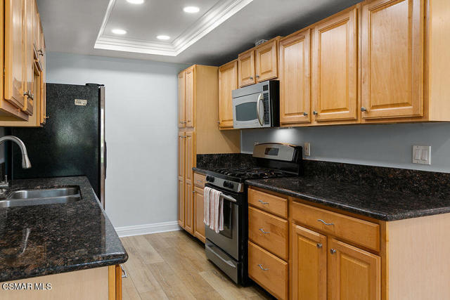 1778 E Avenida De Las Flores, Thousand Oaks CA: https://media.crmls.org/mediaz/7e7138d5-2095-4272-9677-70f2a383409e.jpg
