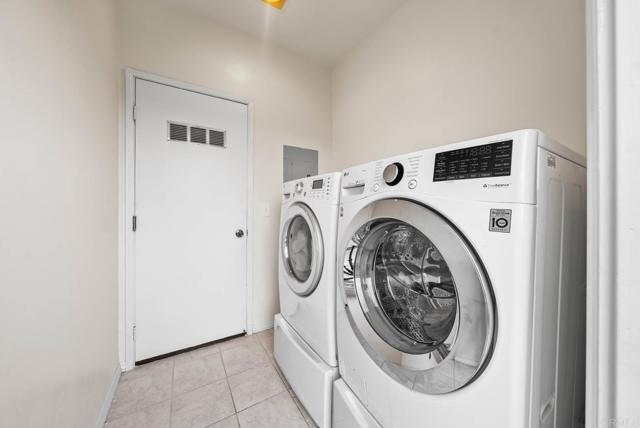 Detail Gallery Image 24 of 39 For 3863 Settineri Ln, Spring Valley,  CA 91977 - 3 Beds | 2/1 Baths