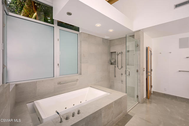 3681 Alomar Drive, Sherman Oaks CA: https://media.crmls.org/mediaz/7e71ab01-c05b-47be-bb3c-c1714e95c2d9.jpg