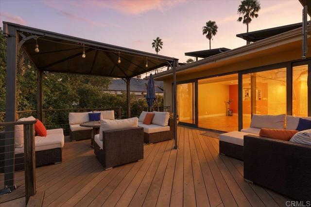 Detail Gallery Image 2 of 36 For 866 Cordova St, San Diego,  CA 92107 - 4 Beds | 2/1 Baths