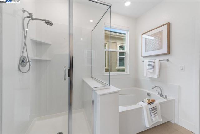 Image 14 of 39 For 2976 Stringham Way