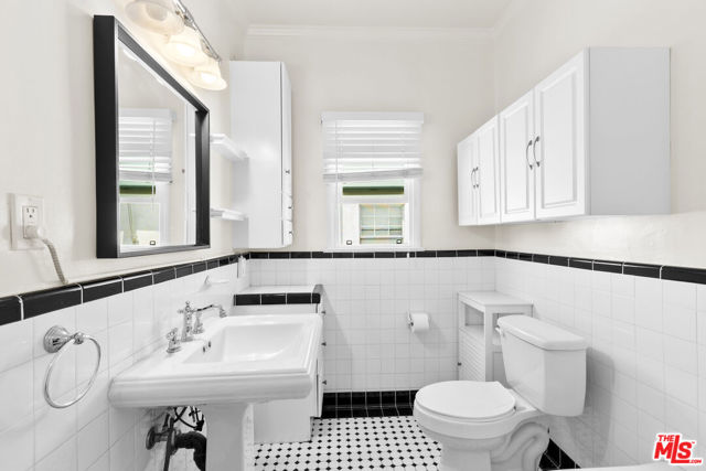 1235 S Orlando Avenue, Los Angeles CA: https://media.crmls.org/mediaz/7e7268c0-165f-4978-9555-66c3eea81272.jpg