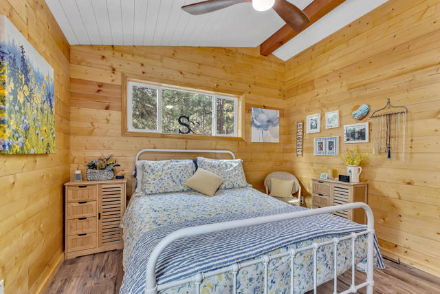 53125 Overlook Drive, Idyllwild CA: https://media.crmls.org/mediaz/7e72ae2f-2480-4e00-a854-86d7848e75e3.jpg