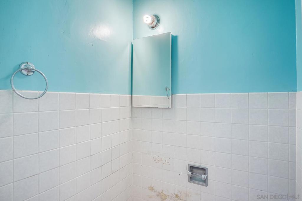5040 Raymond Place - photo 18