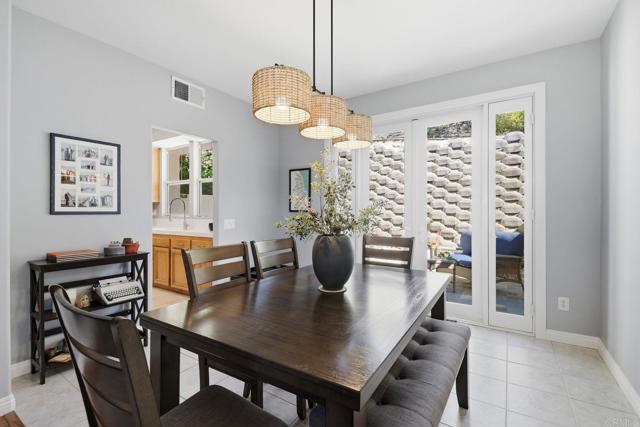 Detail Gallery Image 12 of 38 For 6852 Widgeon Pl, Carlsbad,  CA 92011 - 3 Beds | 2/1 Baths