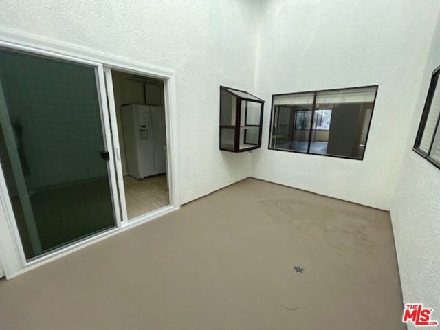 311 Bora Bora Way, Marina del Rey CA: https://media.crmls.org/mediaz/7e73fb43-e00c-4120-a725-8016190365da.jpg