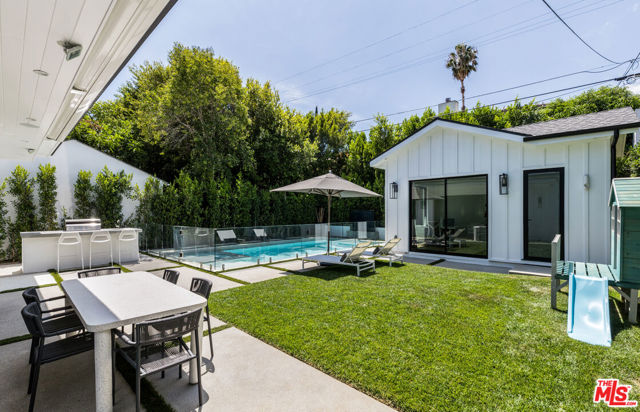 4253 Costello Avenue, Sherman Oaks CA: https://media.crmls.org/mediaz/7e743622-d27e-4b0e-8cdf-136f6704b225.jpg
