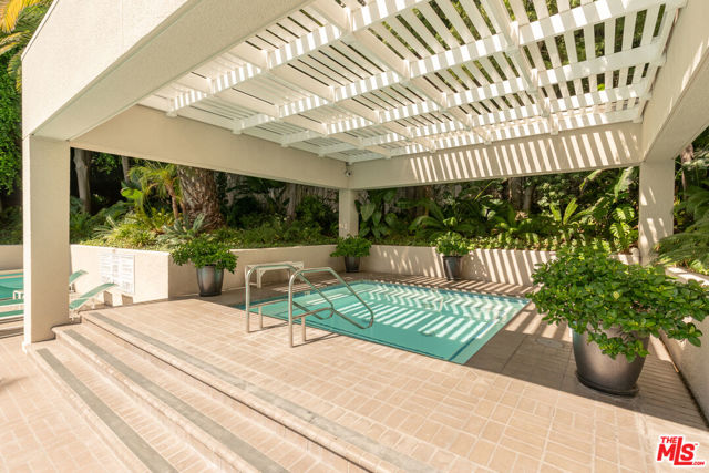1131 Alta Loma Road, West Hollywood CA: https://media.crmls.org/mediaz/7e74c4dc-e7fe-42d9-b4ca-3f564c831d90.jpg