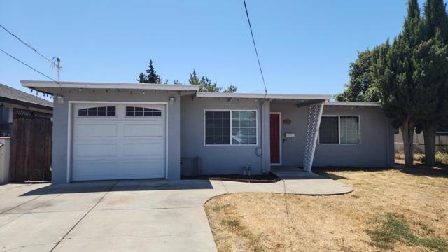37109 Dondero Way, Fremont CA: https://media.crmls.org/mediaz/7e74c7c8-4ca3-4629-a38c-555f41fb18fb.jpg