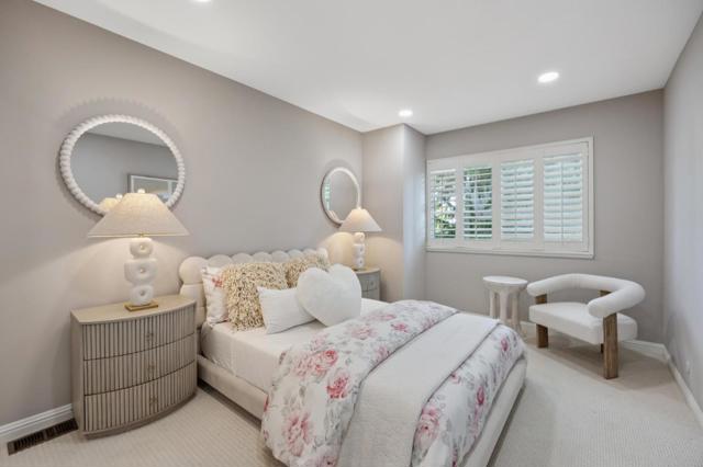 307 Carlos Avenue, Redwood City CA: https://media.crmls.org/mediaz/7e74cc2a-4c57-425c-94cc-dbd03e955230.jpg