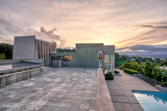 3681 Alomar Drive, Sherman Oaks CA: https://media.crmls.org/mediaz/7e74d199-835d-4abb-a926-bf27ccfa7a53.jpg