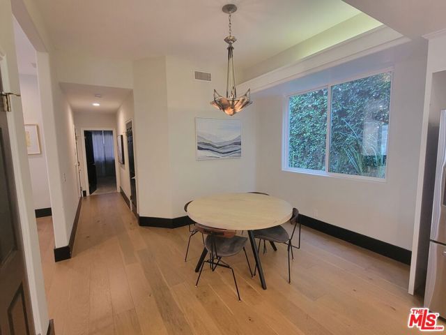 13348 Chandler Boulevard photo 8