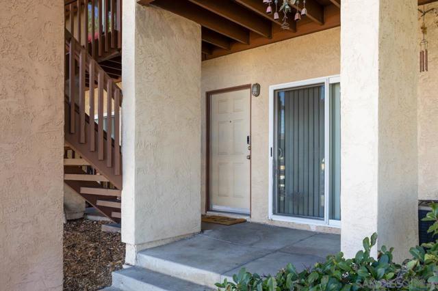 180 Chambers St, El Cajon CA: https://media.crmls.org/mediaz/7e755392-50d5-4977-8480-a4d1b9c3d7df.jpg