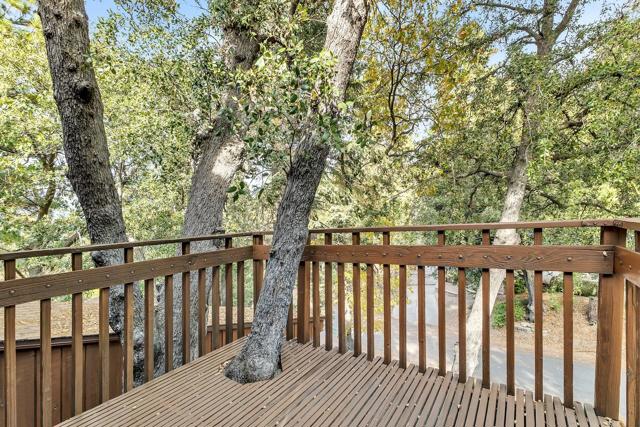 25281 Deer Path, Idyllwild CA: https://media.crmls.org/mediaz/7e766a0e-e70a-4ff7-91ec-276e302ccca5.jpg