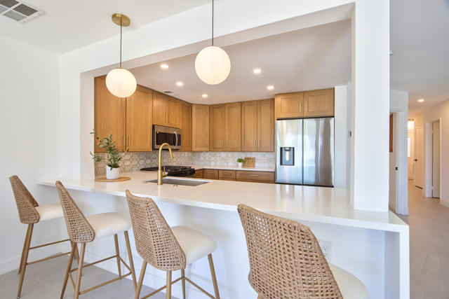 Image 10 of 53 For 41690 Woodhaven Drive