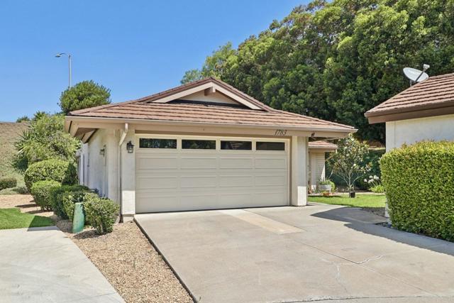 1783 Calle Del Arroyo, San Marcos CA: https://media.crmls.org/mediaz/7e770aea-9650-4f16-af4c-1cd24a39b6d4.jpg