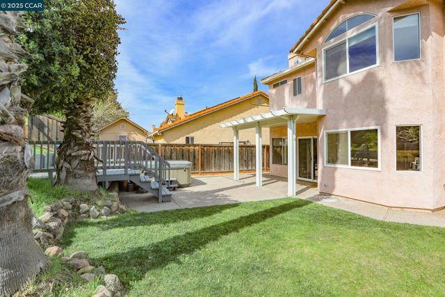 1728 Peachwillow St, Pittsburg CA: https://media.crmls.org/mediaz/7e774414-8d81-4d9b-ae0f-d96ee88a89d5.jpg