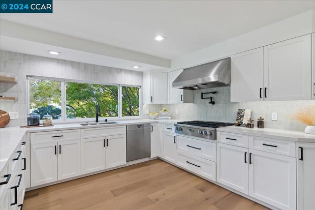 Image 15 of 60 For 830 Ridge Dr