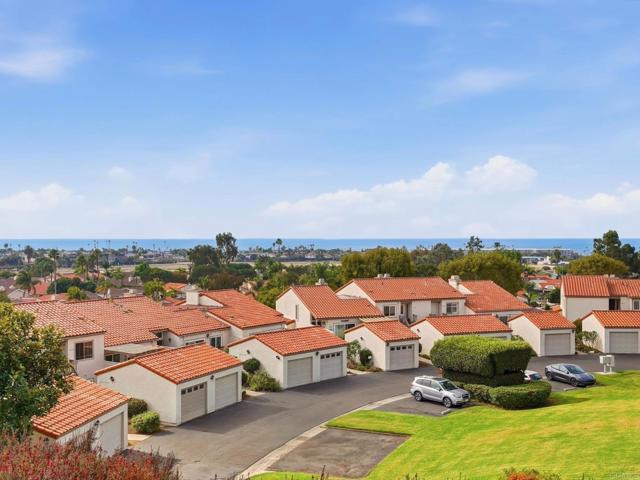Detail Gallery Image 3 of 16 For 909 Caminito Madrigal #B,  Carlsbad,  CA 92011 - 2 Beds | 2/1 Baths