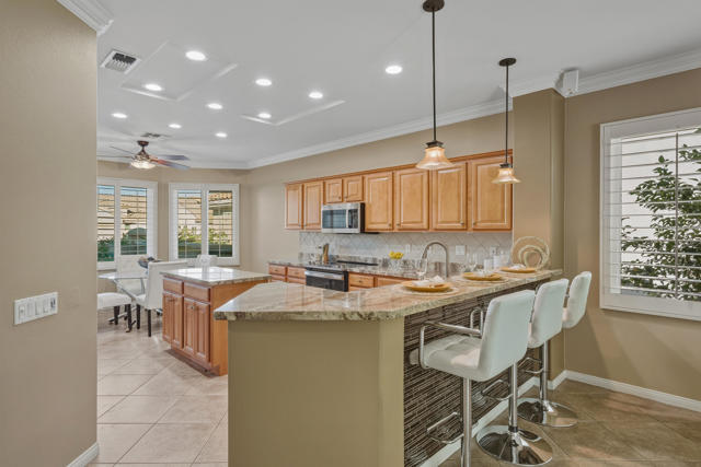 78589 Rainswept Way, Palm Desert CA: https://media.crmls.org/mediaz/7e78abfc-b524-49ed-b48c-ca26c77f2272.jpg