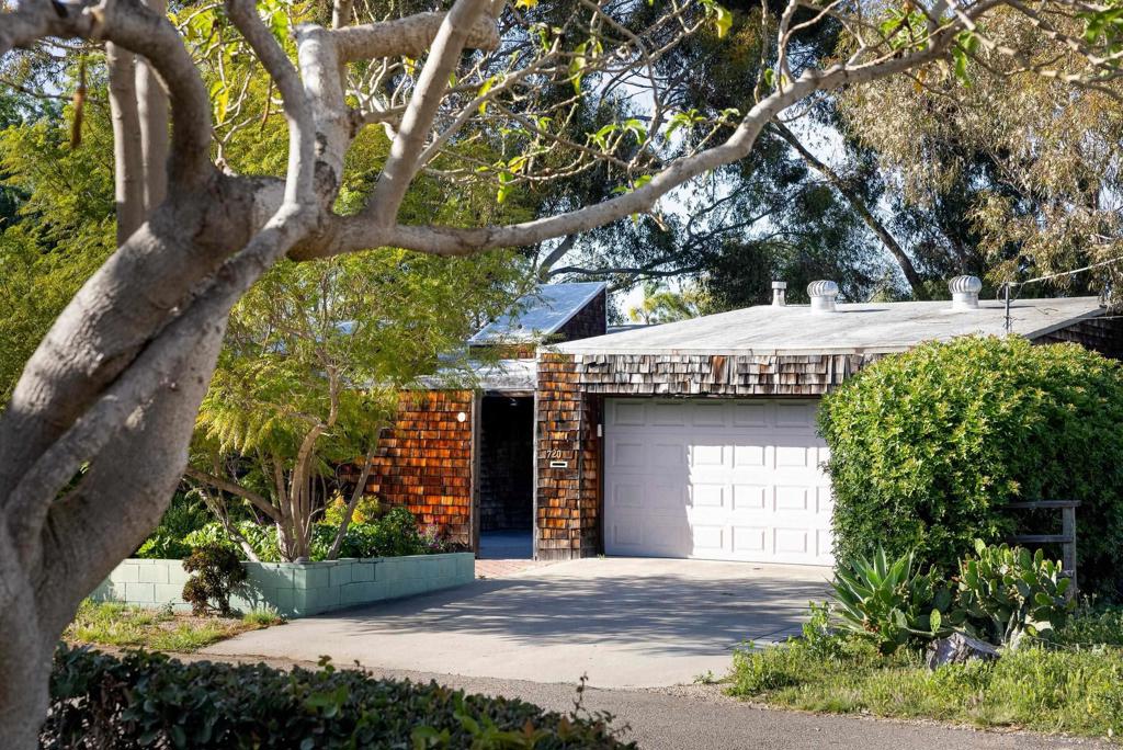 720 W Montecito Way - photo 2