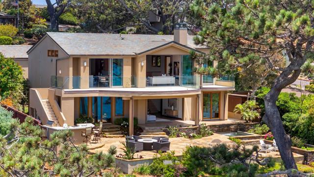 354 Ocean View Ave, Del Mar CA: https://media.crmls.org/mediaz/7e79d427-7a63-4d59-86c5-79c3a385e2f3.jpg