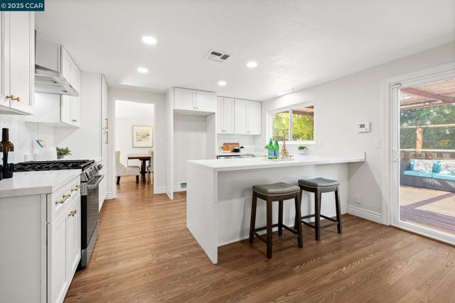4516 Spring Valley Way, Concord CA: https://media.crmls.org/mediaz/7e7ab236-d9c0-4b5e-8581-a45efcd955b7.jpg