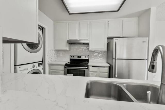 4974 Flat Rock Circle, San Jose CA: https://media.crmls.org/mediaz/7e7acfbd-bd69-4251-b2c6-f85c5cc36579.jpg