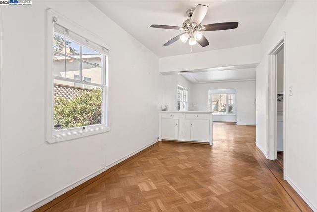 137 Viewmont Ave, Vallejo CA: https://media.crmls.org/mediaz/7e7ae2ed-f441-411b-901c-8a9991eac32b.jpg