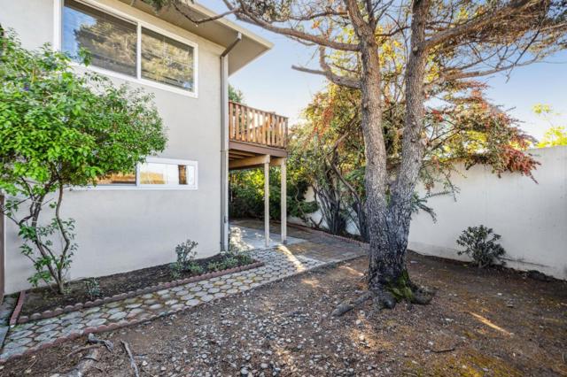 900 Toyon Drive, Burlingame CA: https://media.crmls.org/mediaz/7e7b3c34-c16b-44a0-bf68-c0e005ba4dbe.jpg