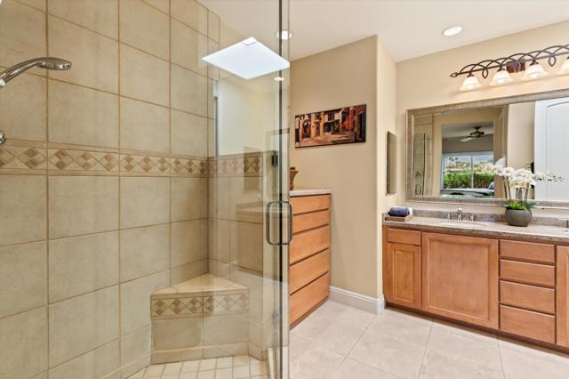 105 Lake Shore Drive, Rancho Mirage CA: https://media.crmls.org/mediaz/7e7b73f7-4ed5-43c9-a327-d601159eefa6.jpg