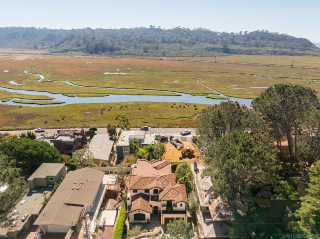 2563 Via Pisa, Del Mar CA: https://media.crmls.org/mediaz/7e7ba814-6bb3-46c2-af69-2e8b57b7264b.jpg